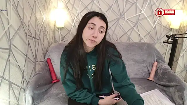 Charming LIA online show from 12-22-25, 05:13