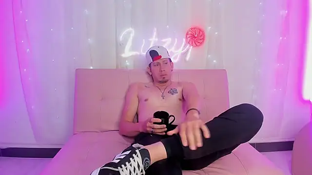 Pink1  online show from 10-08-25, 06:41