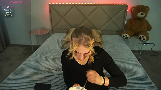 AlinaLiii online show from 06-04-26, 07:51