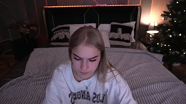 AlinaLiii online show from 01-12-26, 03:02