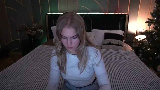 AlinaLiii online show from 12-16-25, 08:57