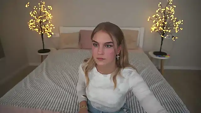 AlinaLiii online show from 11-18-25, 03:04