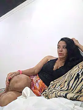 lucineia7 online show from 05-10-26, 12:25
