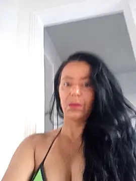 lucineia7 online show from 04-13-26, 07:51