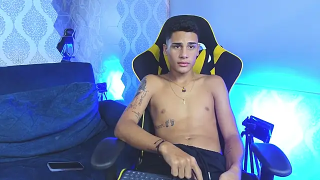 Snapshot of Twink_davidxx chatting on 09-22-25, 07:31 Twink davidxx online show from 09-22-25, 07:31