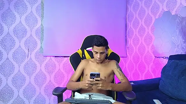 Snapshot of Twink_davidxx chatting on 10-12-25, 07:26 Twink davidxx online show from 10-12-25, 07:26