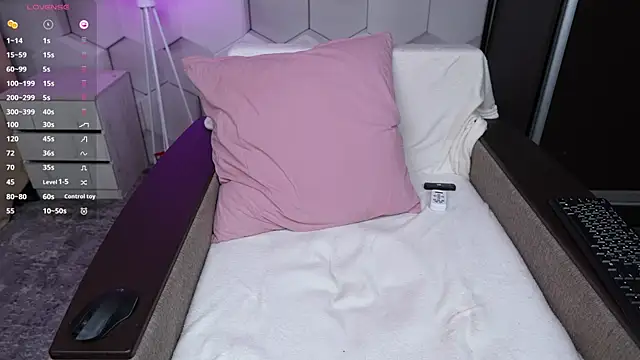 HottieEmma online show from 12-03-25, 12:04