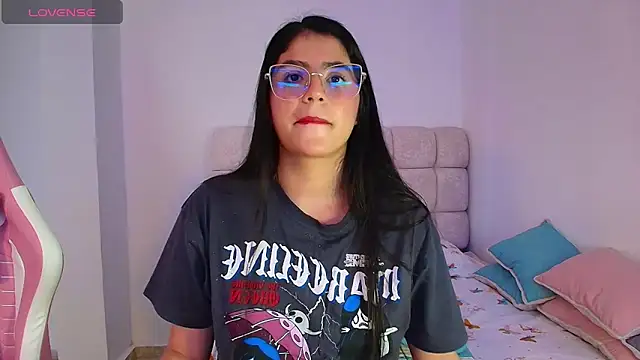 Snapshot of Julieta_Rose19 chatting on 03-08-26, 10:46 Julieta Rose19 online show from 03-08-26, 10:46