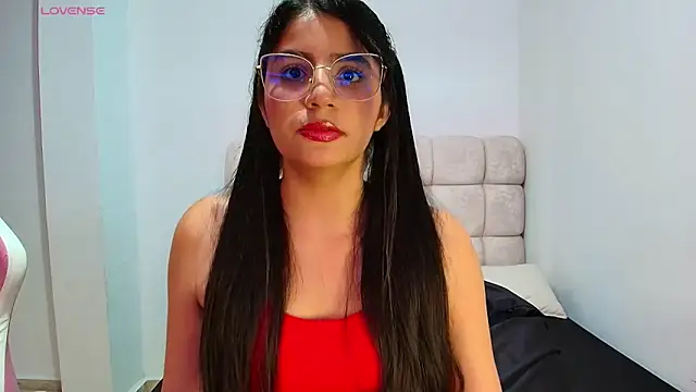 Snapshot of Julieta_Rose19 chatting on 02-16-26, 11:46 Julieta Rose19 online show from 02-16-26, 11:46