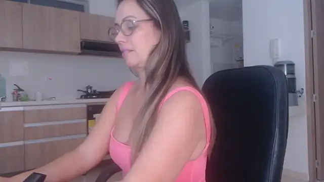 LovePaula online show from 06-22-26, 12:49
