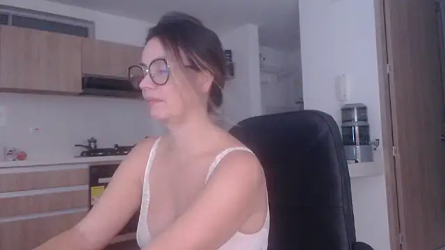 LovePaula online show from 06-28-26, 12:28