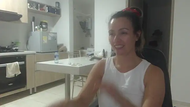 Snapshot of LovePaula chatting on 05-31-26, 11:49 LovePaula online show from 05-31-26, 11:49