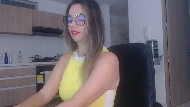 LovePaula online show from 06-02-26, 11:43