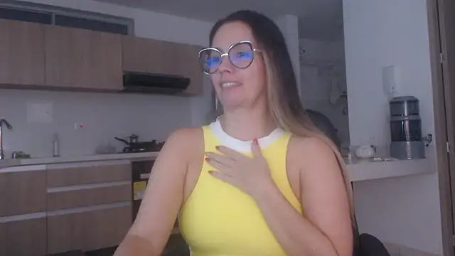 LovePaula online show from 06-08-26, 02:56