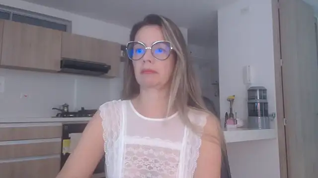 Snapshot of LovePaula chatting on 03-12-26, 12:09 LovePaula online show from 03-12-26, 12:09