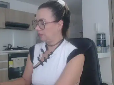 LovePaula online show from 02-19-25, 02:01