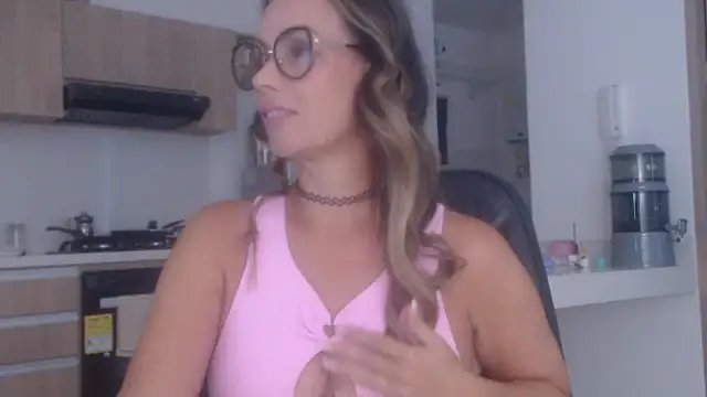 LovePaula online show from 11-23-25, 12:26