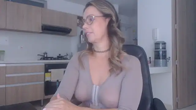 LovePaula online show from 12-14-25, 11:38