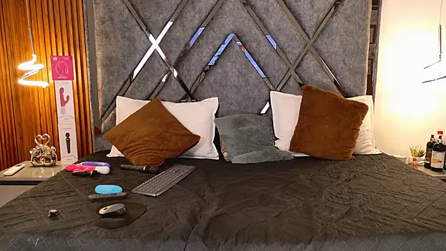 Dafne  Ruiz online show from 11-22-25, 09:41