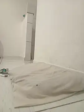 PrettahSantos online show from 10-18-25, 12:51