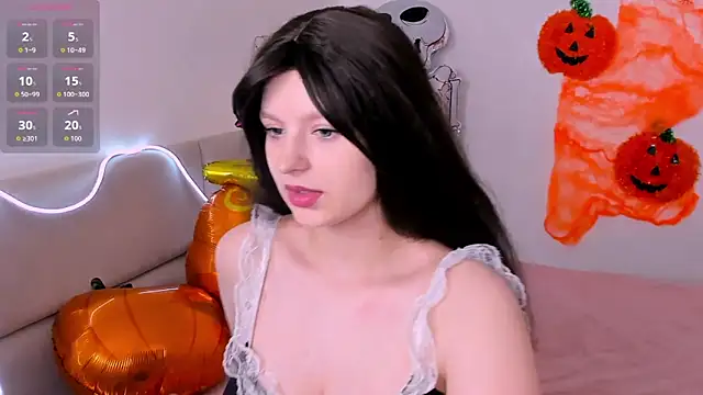 Snapshot of AishaAysitt chatting on 10-19-25, 03:20 AishaAysitt online show from 10-19-25, 03:20