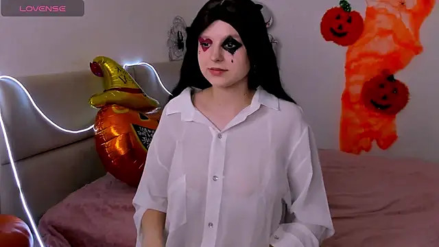 AishaAysitt online show from 10-31-25, 03:25