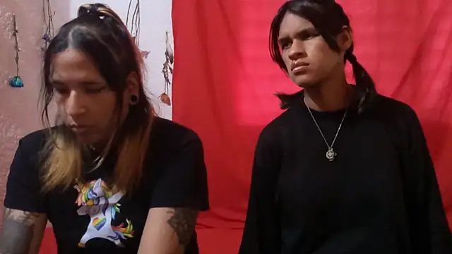 Snapshot of Couple_Moth666 chatting on 10-09-25, 08:42 Couple Moth666 online show from 10-09-25, 08:42