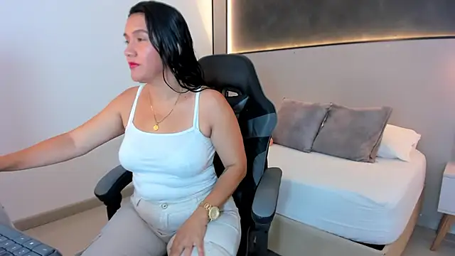 zoee zi online show from 10-16-25, 07:22