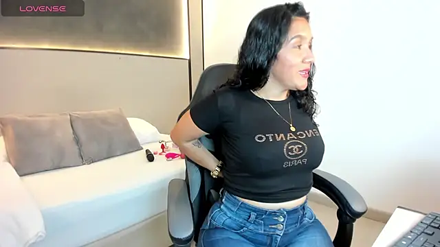 zoee zi online show from 10-13-25, 07:26