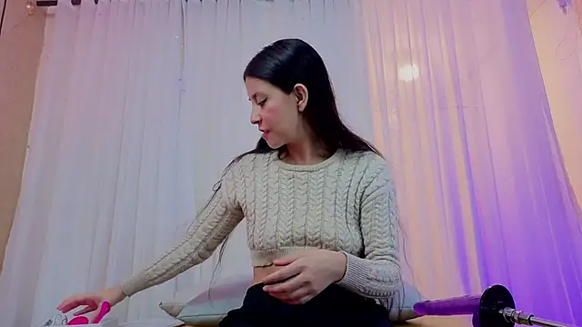 yliria010 online show from 10-10-25, 04:13