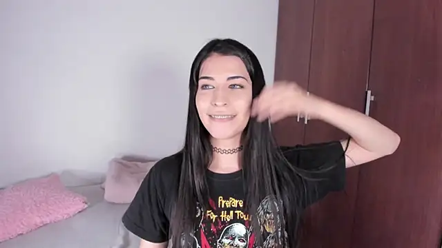 Snapshot of ScarlettRosetti chatting on 09-28-25, 02:18 ScarlettRosetti online show from 09-28-25, 02:18