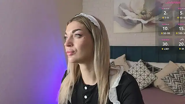 Snapshot of Alice_Cutieee chatting on 10-02-25, 10:18 Alice Cutieee online show from 10-02-25, 10:18