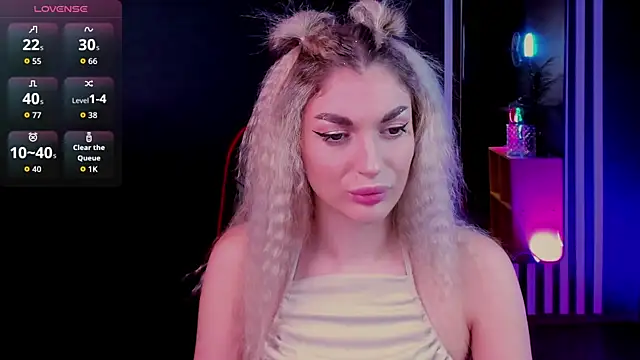 Snapshot of Alice_Cutieee chatting on 10-05-25, 03:36 Alice Cutieee online show from 10-05-25, 03:36