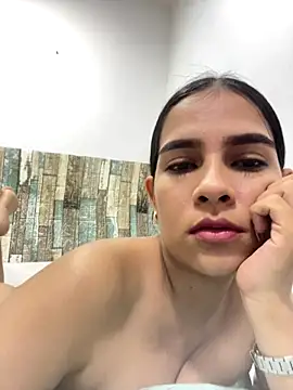 Snapshot of Valery_lux16 chatting on 09-27-25, 01:23 Valery lux16 online show from 09-27-25, 01:23