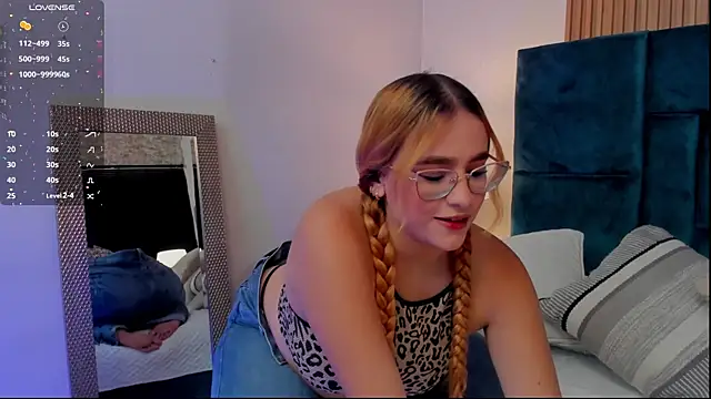 Amber kiss  online show from 05-15-26, 06:28