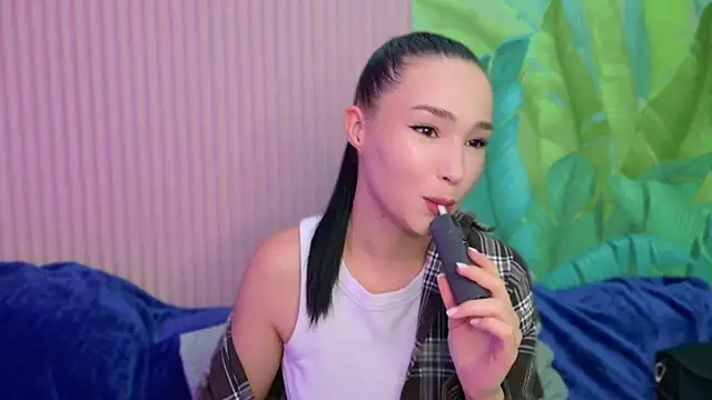 Amanda Choi online show from 10-05-25, 05:42