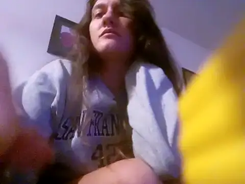 Snapshot of nutmegan chatting on 09-22-25, 12:38 nutmegan online show from 09-22-25, 12:38