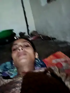 Snapshot of SexyDolly99 chatting on 09-27-25, 03:51 SexyDolly99 online show from 09-27-25, 03:51