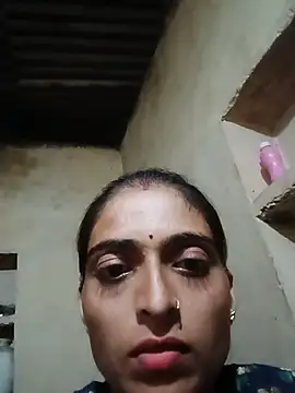 Snapshot of SexyDolly99 chatting on 09-28-25, 03:30 SexyDolly99 online show from 09-28-25, 03:30