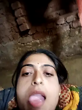 Snapshot of SexyDolly99 chatting on 10-19-25, 11:07 SexyDolly99 online show from 10-19-25, 11:07