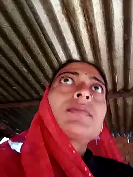 Snapshot of SexyDolly99 chatting on 10-13-25, 02:13 SexyDolly99 online show from 10-13-25, 02:13