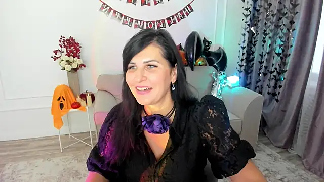 Moon Veloure1 online show from 10-13-25, 03:52