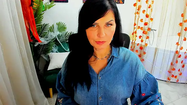 Moon Veloure1 online show from 10-20-25, 04:47