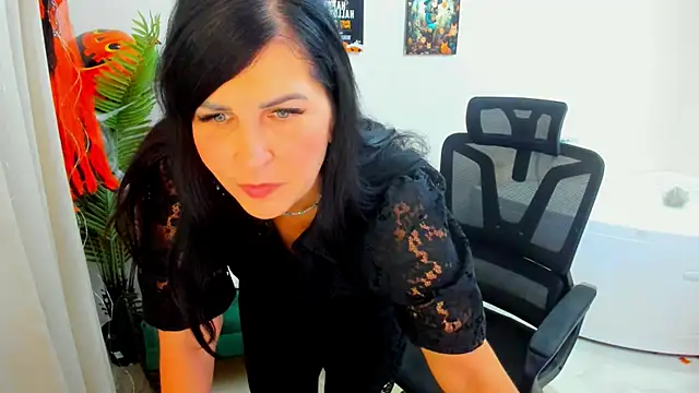 Moon Veloure1 online show from 10-21-25, 04:01