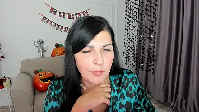 Moon Veloure1 online show from 10-19-25, 03:31