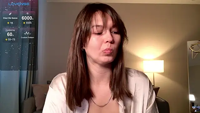 EllaCanny online show from 05-06-26, 03:54