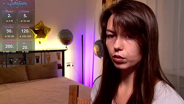 Snapshot of EllaCanny chatting on 10-06-25, 06:03 EllaCanny online show from 10-06-25, 06:03