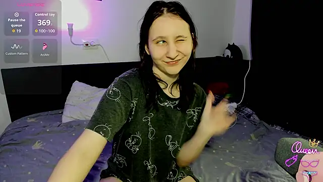 Snapshot of ChristinaFivePlus chatting on 03-18-26, 03:35 ChristinaFivePlus online show from 03-18-26, 03:35