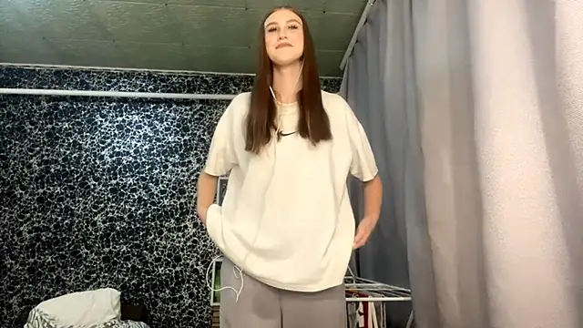 Snapshot of RanaBostel chatting on 10-08-25, 11:16 RanaBostel online show from 10-08-25, 11:16