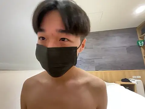 Snapshot of Yo155 chatting on 10-13-25, 04:03 Yo155 online show from 10-13-25, 04:03